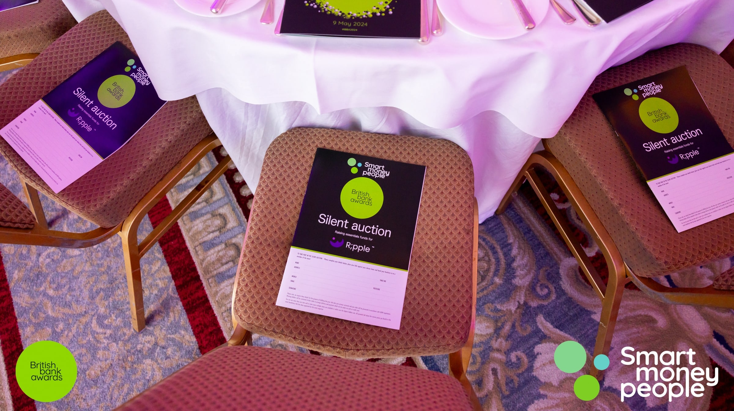Smart money people event with leaflet showing R;pple logo